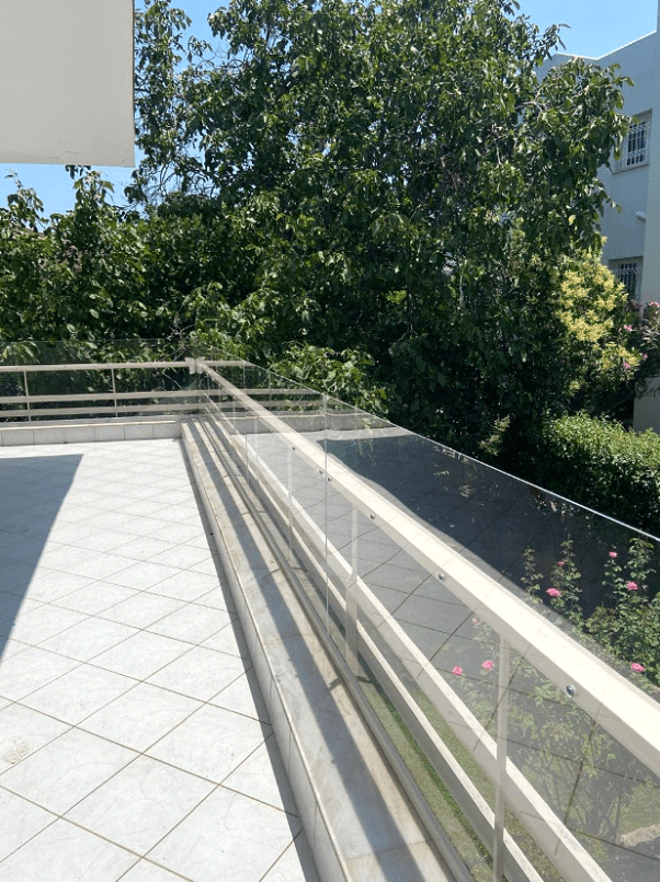 Τοποθέτηση plexiglass