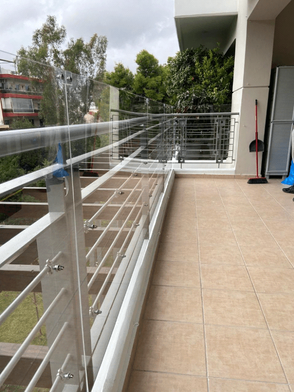 Τοποθέτηση plexiglass