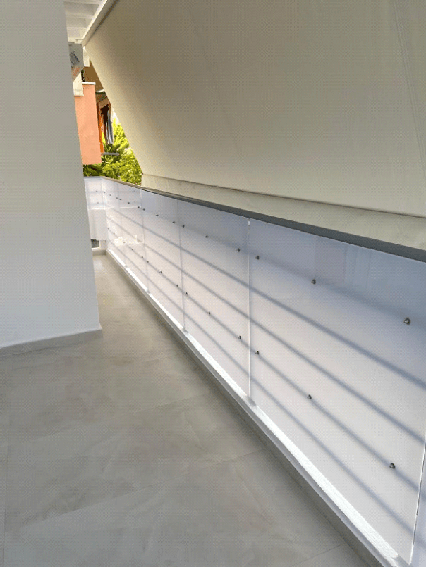 Τοποθέτηση plexiglass